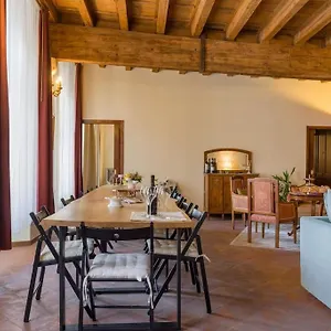 Magnificent 1800 In The Heart Of Appartamento Verona